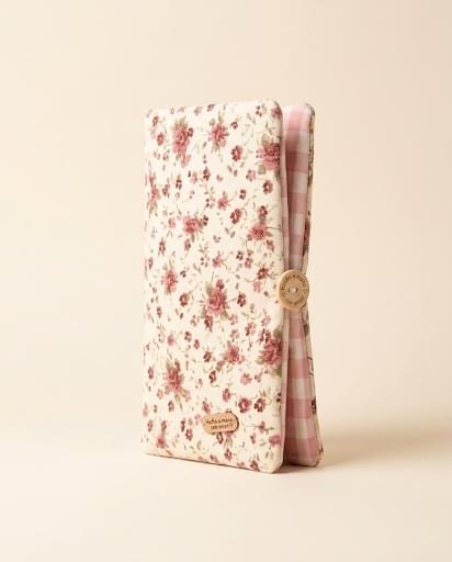 Funda de libro floral con botón de madera handmade