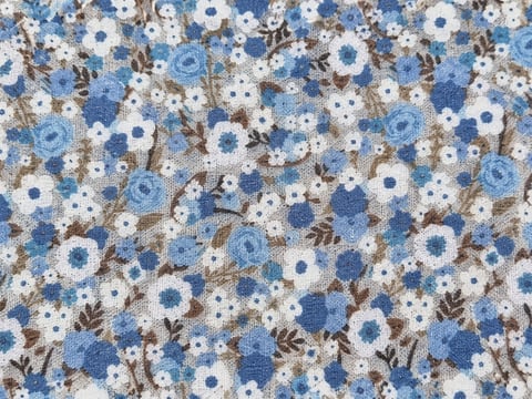 Flores azules pequeñas — tela 48